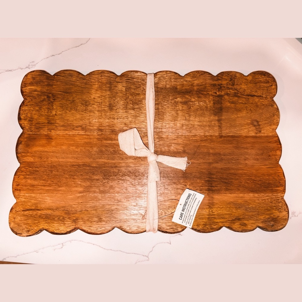Mela Artisans Scalloped Edge Mango Wood Serving Board